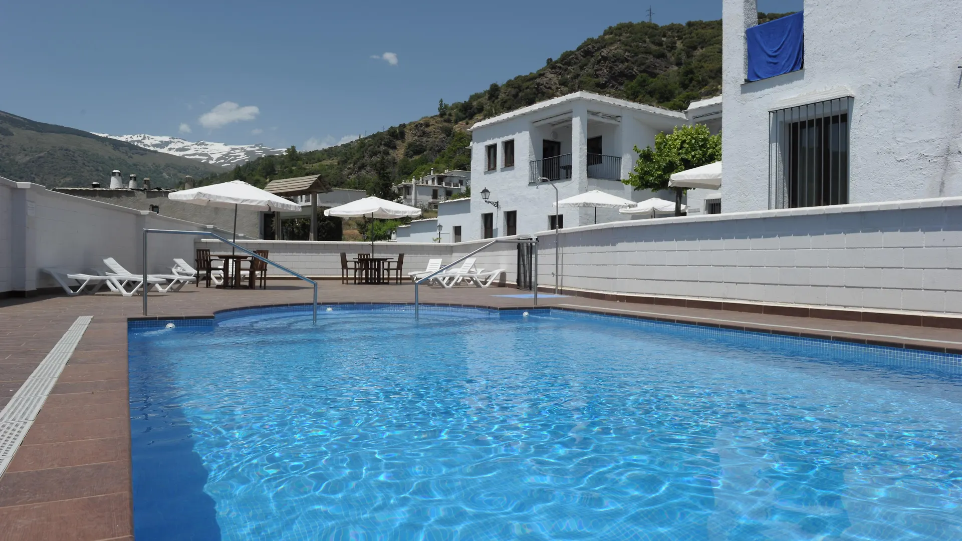 Villa Turistica de Bubión Hotel